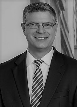  Dr. Marc Steffen