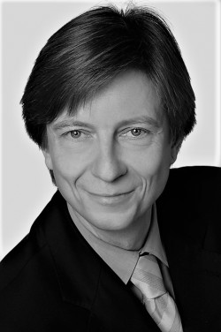  Dr. jur. Matthias Löffler