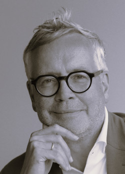  Prof. Dr. Ansgar Staudinger